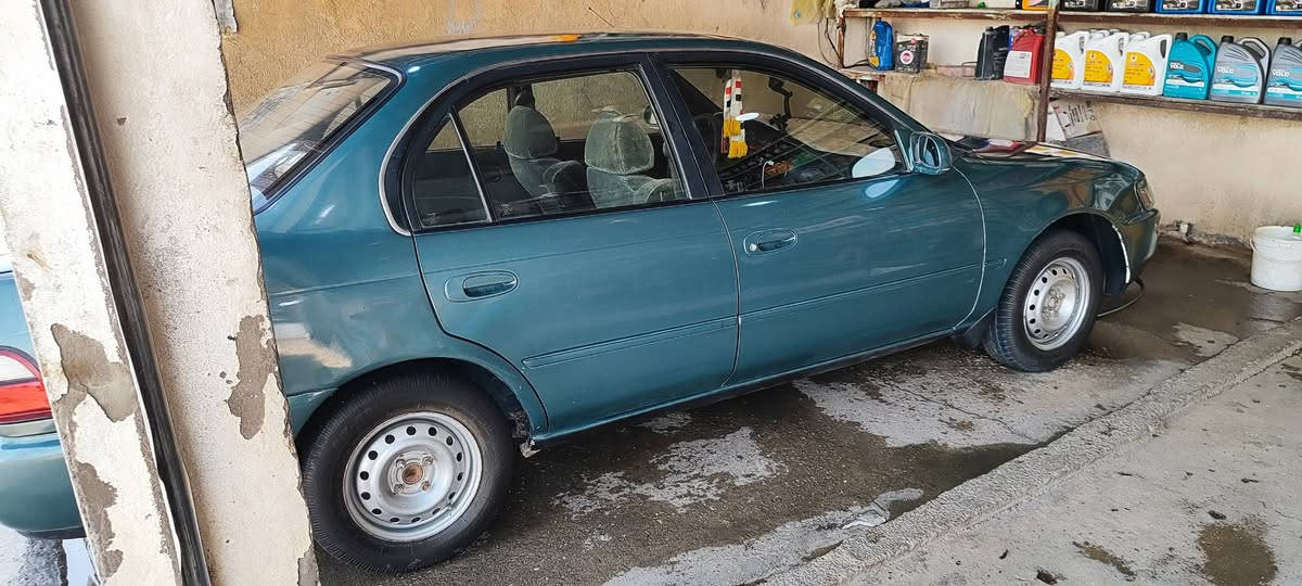 كورلا ايسر بلاد موديل ١٩٩٤
كير مكينه جديد حجم المكينه 1800
السعر ٥٢
رقم بغداد جام شغال كهربائي يصعد وينزل 
مكاني ذي قار الغراف مكلف بالنشر لحد اي ايراسلني 
رقم صاحبها ***********
