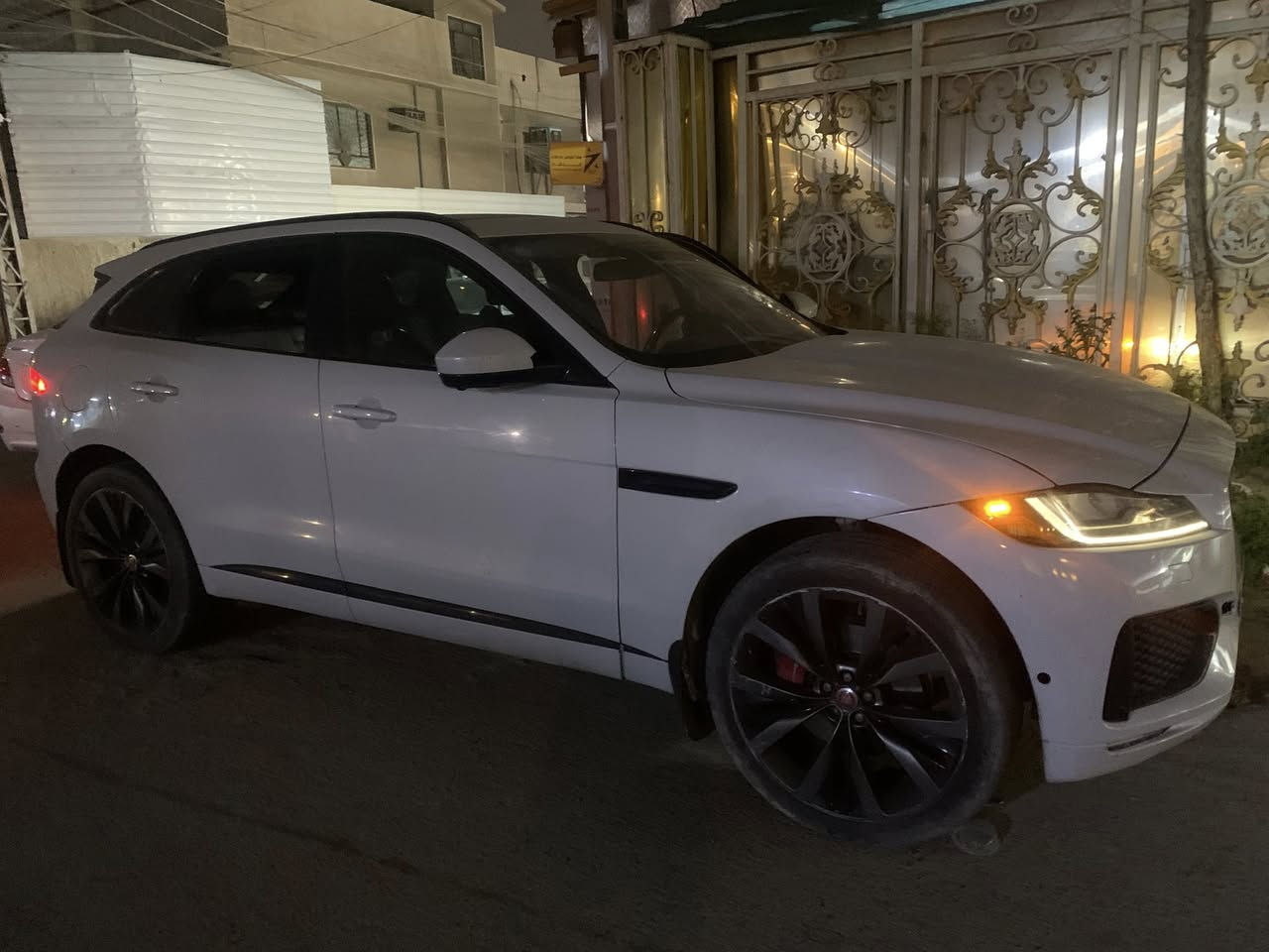 جكور ٢٠١٨ رقم مميز ٦٠٠٦ بغداد حدث باب وجملغ سياره فول موصفات محرك ٨ سعر ٢٦٠٠٠ 👍***********
