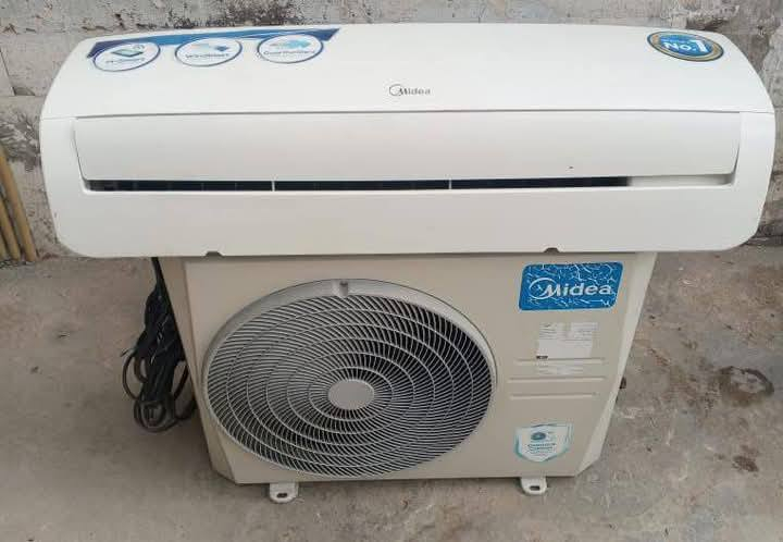 السلام عليكم سبلت نوع ميديا طنين تدفئه تبريد مداخل تصليح ابد كامل غاز بواري ريمونت مكانه الغزاليه السعر ٤٠٠ للتواصل ***********
