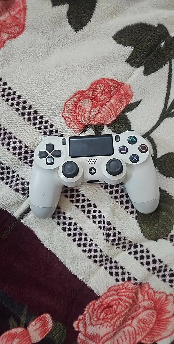 السلام عليكم بلي 4 اسلم نظام 9  الهارد اثنين تيرا بي اقوه الألعاب الجهاز لوك ومكفول من كلشي السعر 310 قفل


**إذا كنت صاحب هذا الإعلان وتريد حذفه لأي سبب، رجاءا أرسل رسالة إلى الدعم الفني**