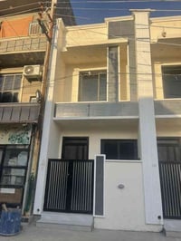 بيت للبيع ع شارع مساحه ٥٠ متر بيت جديد غير مسكون يحتوي على ٢ غرف نوم ا...