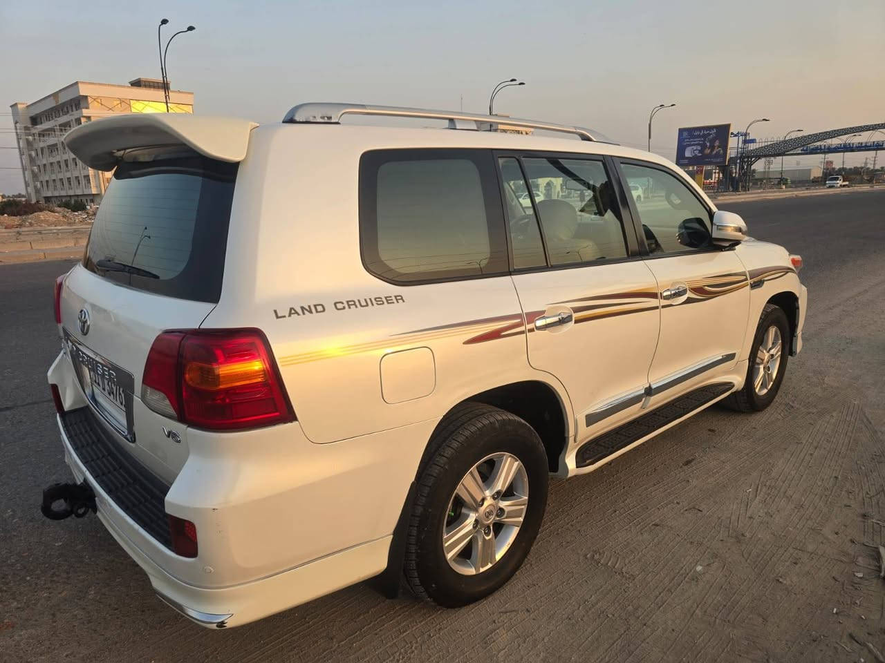 السلام عليكم
لندكروز 2010 محدث 2015
مكفوله كفاله عامه من الصبغ السياره نضيفه بمعنه الكلمه
مكينه 6 
العنوان حله بابل شارع 80
السعر 320 وبيه مجال 
الاستفسار ***********
***********
