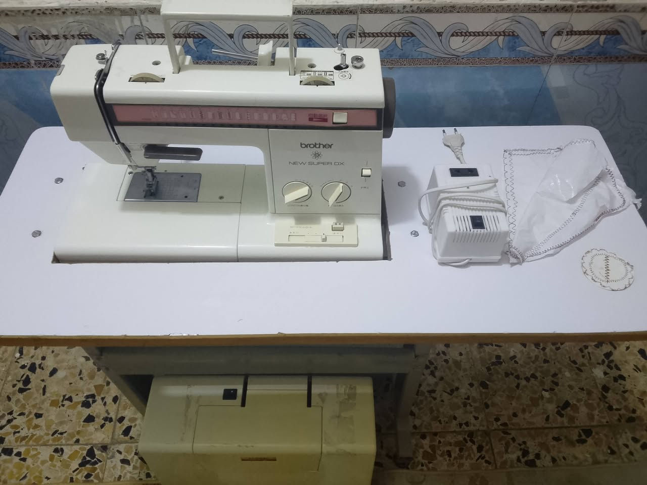 السلام عليكم .
مكينه برذر باله جديده بلجيس .
باله ياباني 
كامله هيه ةجنطتها ومكفرها والحامل .
تخيط 14 نقشه .
سلاسه وأداء .
شغل نضيف ومرتب مال خياطات .
شكو قطعه بيها اصليه وشرط الفحص.
وياها ميز تفصال ستل ستيل وخشب تركي .
الميز التفصال وحده مشتغله ب65 الف .
ميز قلاب متحرك .
المكينه لكطه اللكطه .
هيه والميز التفصال 
السعر ب175 الف فقط.
المكان .النجف الحنانه كميل بن زياد .
التواصل ***********
