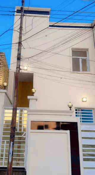 ببركة الزهراء عليها السلام 
بيت للبيع حي اور الثانية المساحه 100م
طابقين كونكريت بناء 2025
الطابق الأرضي مكون من استقبال ومطبخ وصاله وغرفه وصحيات 
الطابق الاول معزل درج خارجي 
يتكون من غرفتين وصاله ومطبخ وصحيات 
السعر  ٢١٠
للإستفسار والاتصال على الواتساب على الرقم  *********** سيد احسان  
مكتب شمس الأهواء ناصريه شارع 30
