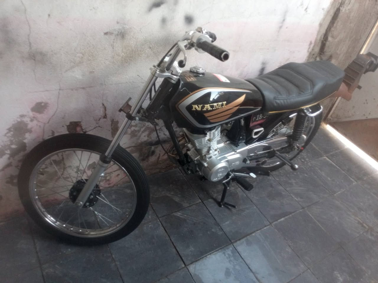 دراجه البيع اصولي اوراق سكنر 7اوراق كامله تعمير 2620مكينه سيجي نامه براغي اصفر حربيه دراجه كله اصلي صاصي جديد 26مكان نجف كوفه والشراي يراسلني خاص وباقي التفاصيل عل رقم ***********
