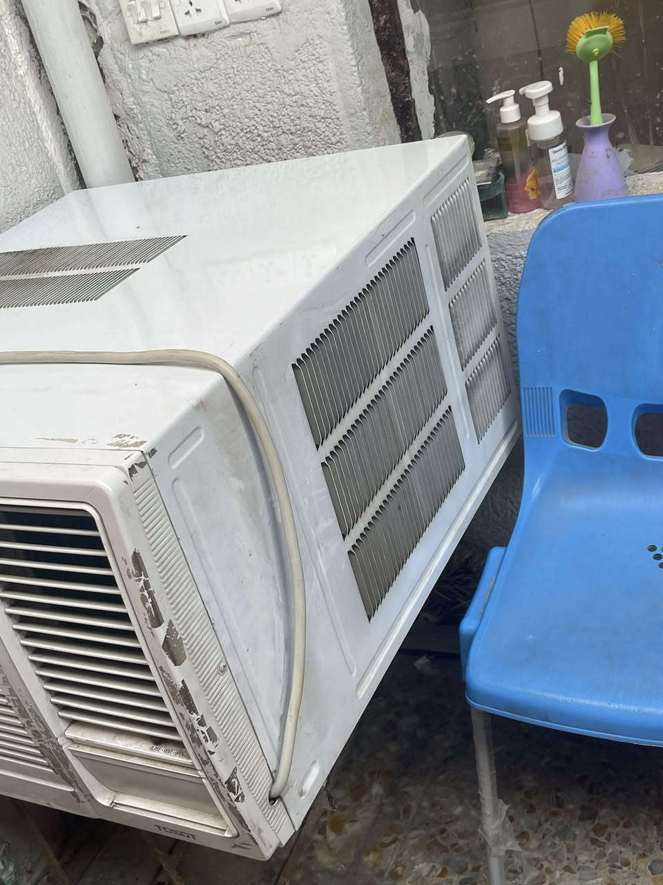 سلام عليكم مكيف توسوت طنين مكيف جديد العام جديته السعر ٣٠٠مستعجل على بيعته وبي مجال قليل مكاني بغداد حي اور ***********
