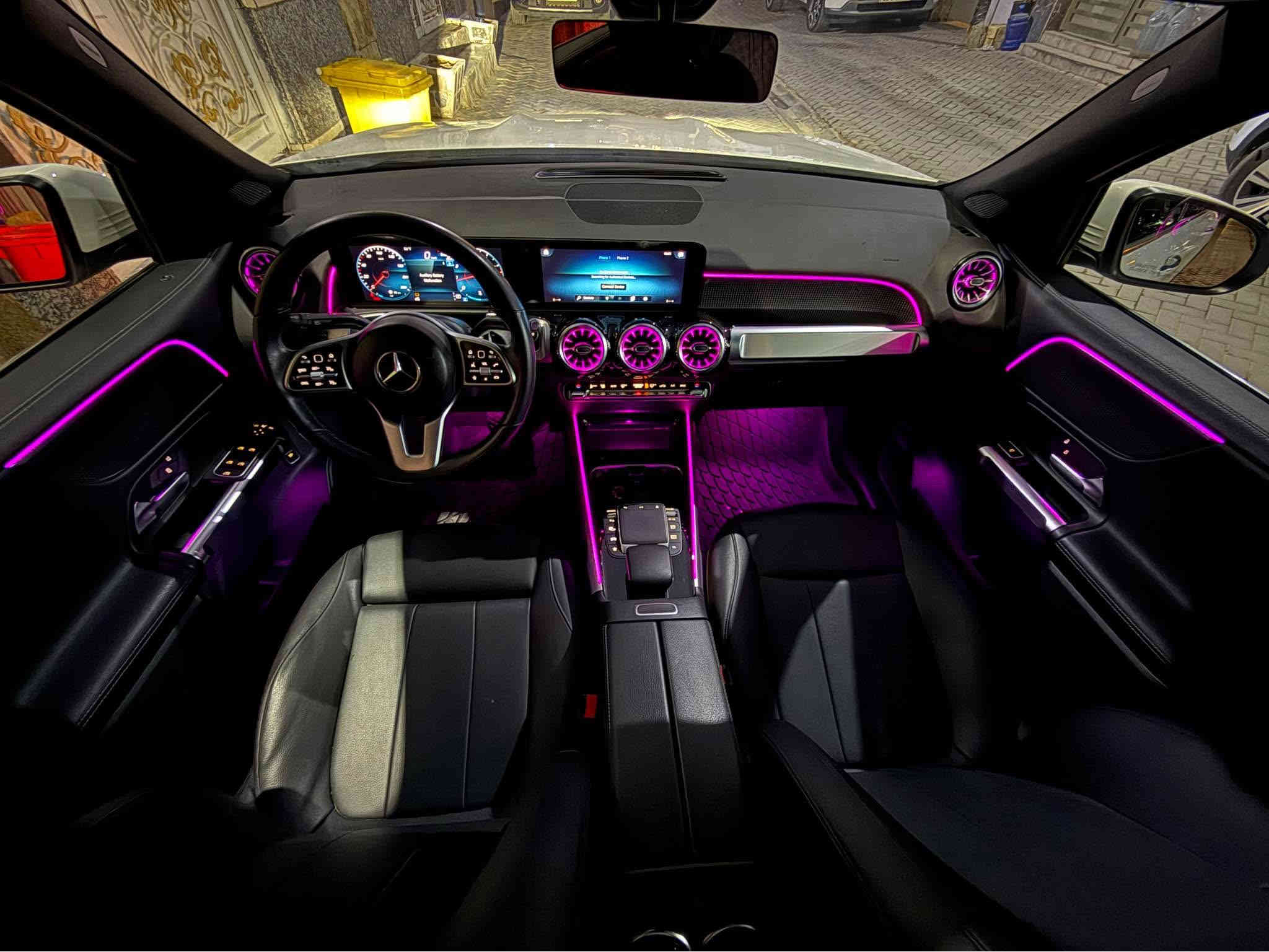 السلام عليكم متوفر بيع او مراوس مرسيدس GLB 250 موديل 2022 فول مواصفات محرك 4 سلندر 2000 تيربو 7 راكب نوراما كامرات محيطية مقاعد جلد دخول ذكي سمارت تحكم سيارة بالبصمة ابواب صندوق بنوراما انارة داخلية متغير 64 لون داخلي( سيارة وارد امريكي صبغ جاملغ وبنيد 
ترقيم جديد رقم اربيل بسمي مكانها بغداد 
*********** بغداد
