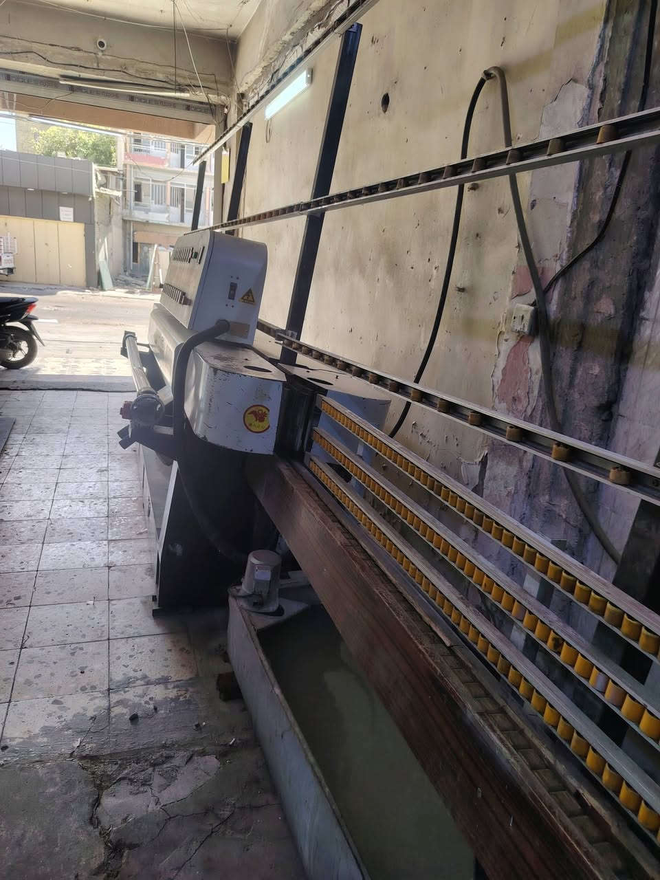 سلام عليكم مكينه تنضيف للبيع للستفسار اكثر راسل عل رقم بي واتساب ***********
