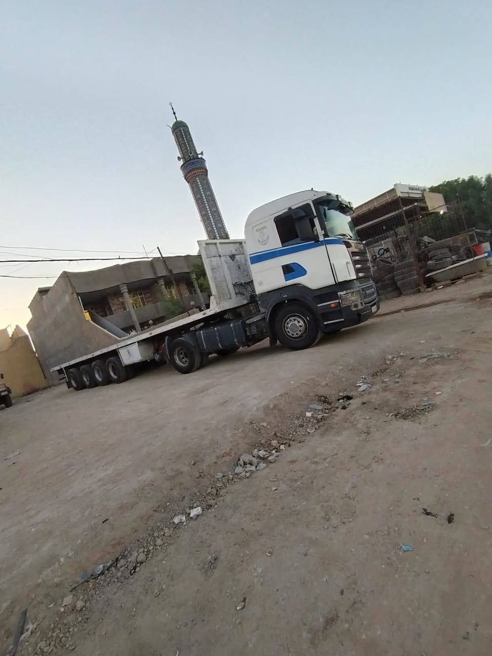 سكانيا ٢٠٠٥ للبيع رقم سليمانيه الدولي مربوطه فلات ٤ محاور جوبلس مزوج للبيع ***********
