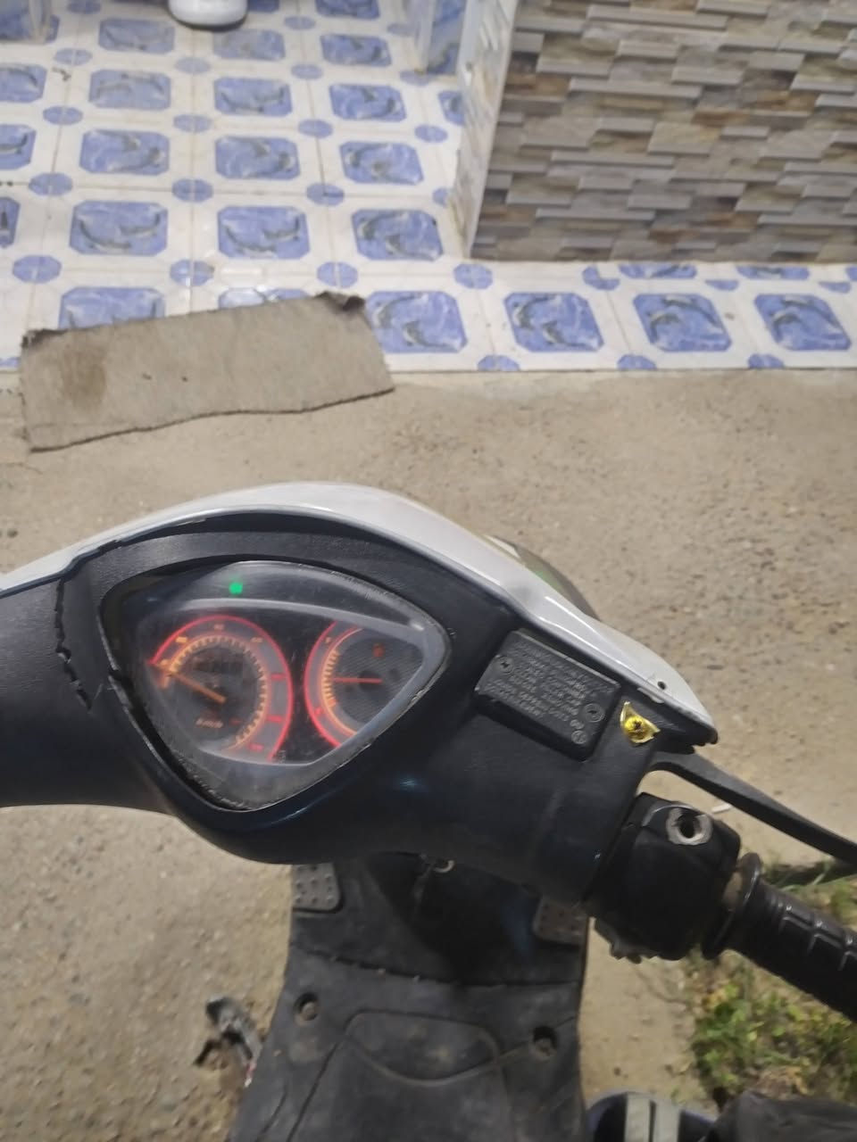 السلام عليكم من رخصت صاحب الكروب
دراجه ماكس عدله للبيع دراجه كامله بس بيهاااا نقص سلف وكتف مال اشايرر دراجه مفتوحه مره وحده بوشه 49

السعر 475وبيها مجال


**إذا كنت صاحب هذا الإعلان وتريد حذفه لأي سبب، رجاءا أرسل رسالة إلى الدعم الفني**