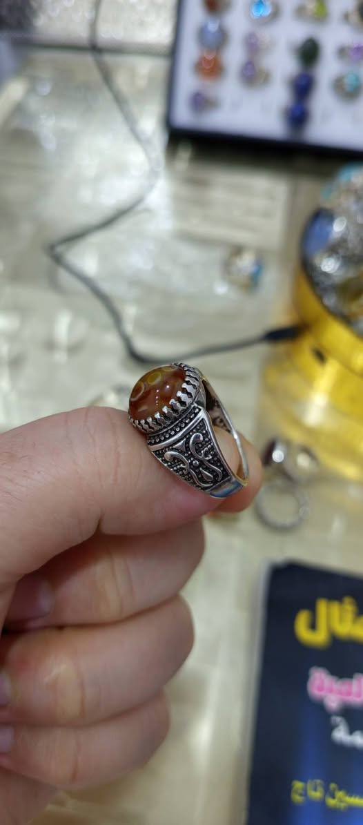 خاتم من السليماني الهندي النقيب فضه عيار ٩٢٥ قطعه غايه من الجمال للاستفسار التواصل ع  الخاص


**إذا كنت صاحب هذا الإعلان وتريد حذفه لأي سبب، رجاءا أرسل رسالة إلى الدعم الفني**