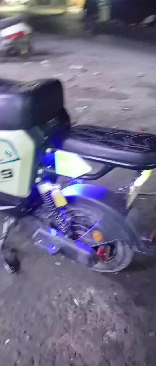 سلام عليكم دراجه لبيع نضيفه لمكان شهداء البياع سعر دراجه٤٥٠ لستفسار
***********
