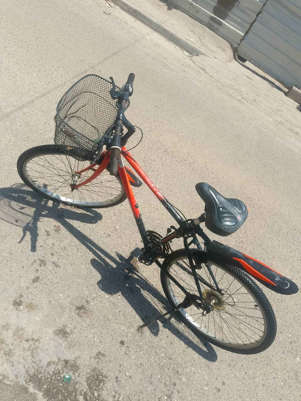 بيسكل ،26.   السعر 50


**إذا كنت صاحب هذا الإعلان وتريد حذفه لأي سبب، رجاءا أرسل رسالة إلى الدعم الفني**