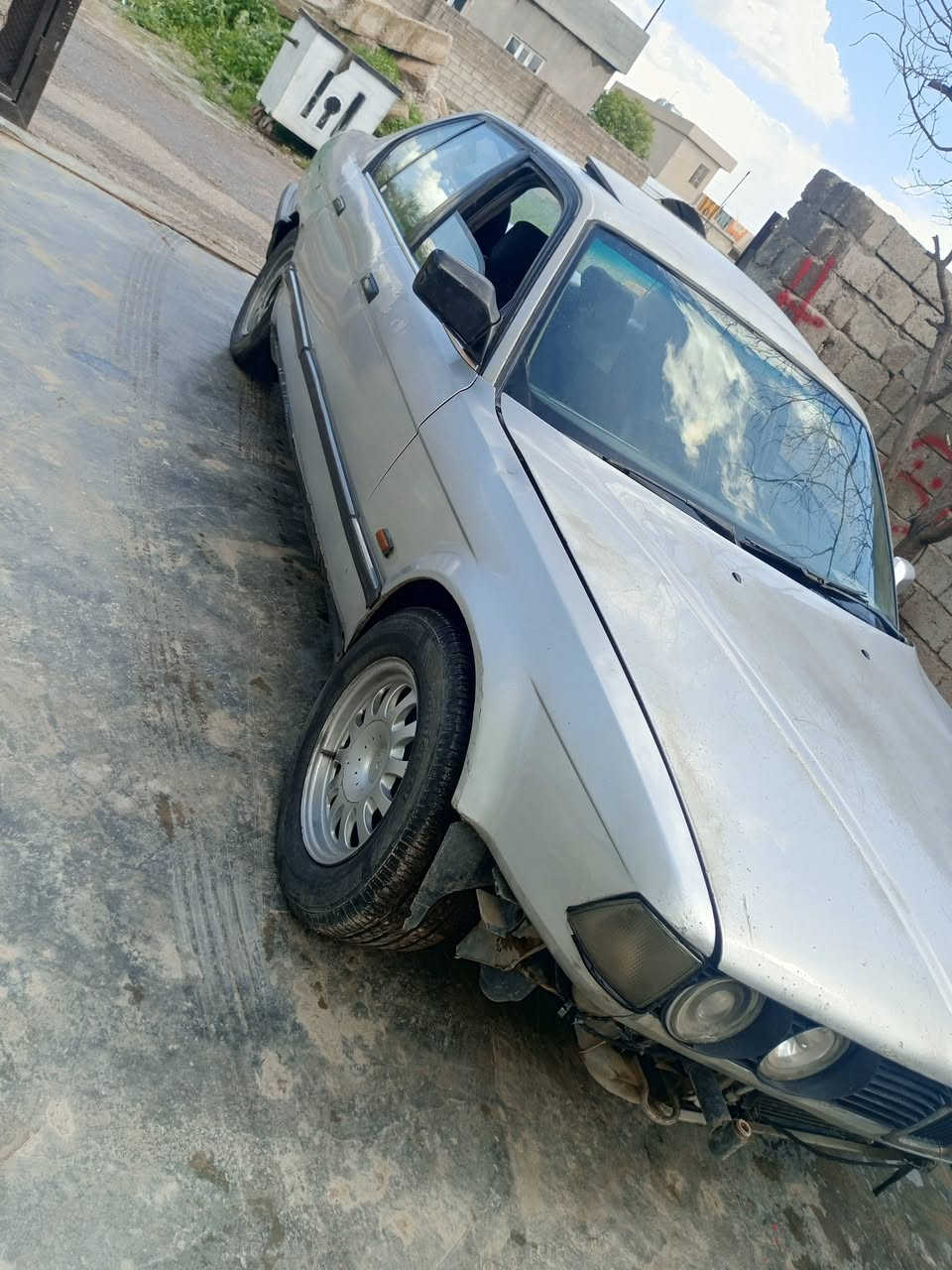 السلام عليكم بيئم 735 رقم صلاح الدين شرط التحويل  دبل جام الايت عالي ناصي تواير جدد مسجل شغال سماعات رقم 1 كشرهه حلو كهربائيات كلهه شغاله  مراوس يرهم شعندك نزل للتصال الاستفسار اكثر ***********
