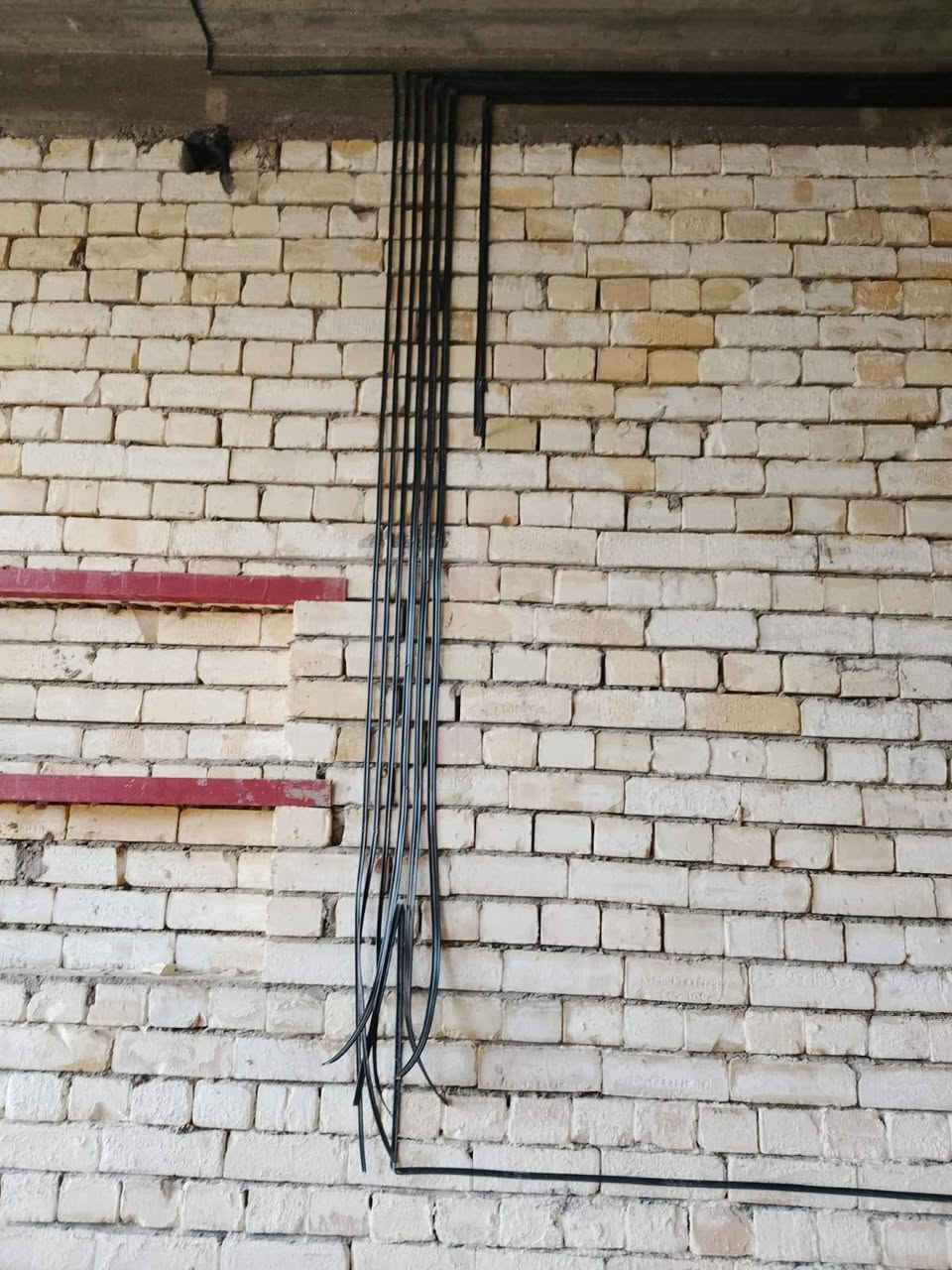 السلام عليكم فني كهرباء ⚡
متفرغ للصيانة وترميم المنازل
تئسيس المنازل والمحلات 🏘️ 
عمل سيمز بوري شغل مرتب بسعر مناسب 
تنظيم البوردات بأسعار مناسبة عنوان كربلاء
للتواصل 
‏‪***********‬‏
***********
