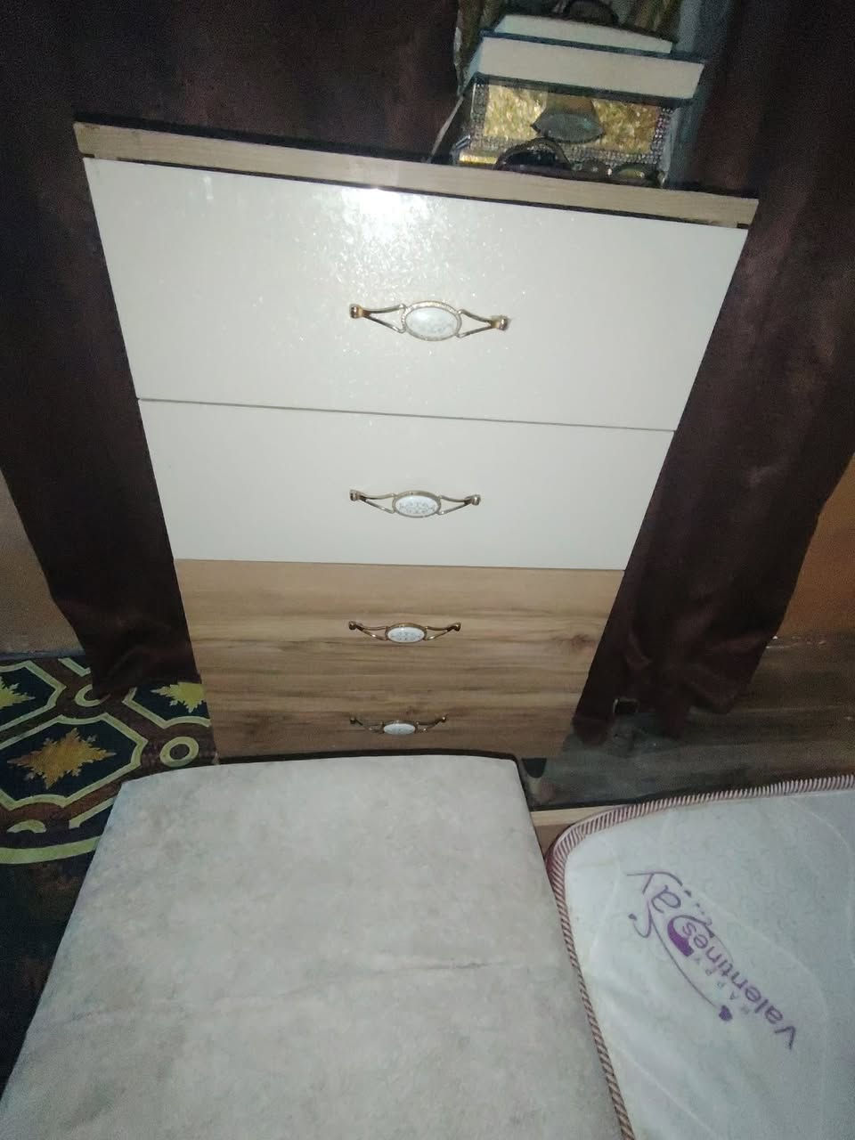 السلام عليكم غرفه تركي للبيع ٥ قطع نظيفه جداً مكاني سماوه السعر مليون للاستفسار اكثر وللتفاصيل على الرقم ‭٠٧٨٣ ٧٤٠ ٠٤٨٢‬ اخوان اني مكلف بالنشر
