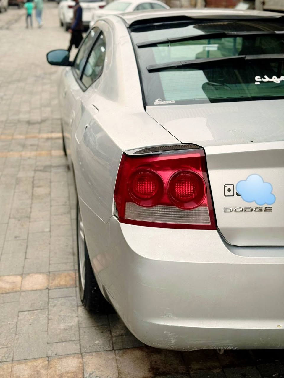 سلام عليكم شارجر البيع٢٠١٠ سياره جديده متوم شرط الحاسبه رقم انكليزي كير مكينه تخم تاير تبريد شغال ثلج سياره كامله مابيه نقص بيع او مراوس حسب القناعه سعر ٤٢ خادم لشراي العنوان بصره  ***********
