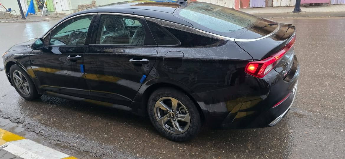 سلام عليكم 
للبيع نقد فقط بدون مراوس سعر ١٥٨
موديل ٢٠٢١ 
بدون ايرباك ولا شواصي 
صبغ جاملغ وربع بنيد 
سونار وصور حادث بلمنشور 
ماشيه ٥٧ م
 ***********
مكلف بلنشر
