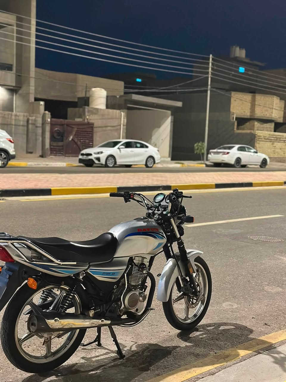 دراجه جديده   مديل 2020دراجه متروكه ما مستخدمه استخدام شخصي قليل وصارله 3سنوات تاركه على حطيته حته ما مشتغله شراي علهاذ رقم ***********
