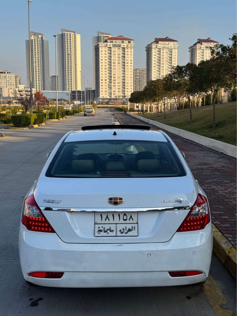 جیلی ئیمیگراند ٧ فوول مواسەفات
١ پارچەی بۆیاخە بێناو گرتن
فوول فوول مواسەفات
گێڕوو مەكینە بەشەرت
سەنەوی بەسەر چوە بەنـــاوی خۆمانەوەیە
٤ تایەو ویلی بیلادی لۆك
تەقەو ڕەقەی هیچ تێدا نیە
سەیارەكە وەك ڕەسمەكان جوانە
ساردی نیە چەن چاڵێكی هەیەو تەواو
شوێن:سلێمانی
ژم:***********
نرخ:٦٤ گەڵاو معامەلە السليمانية, العراق
