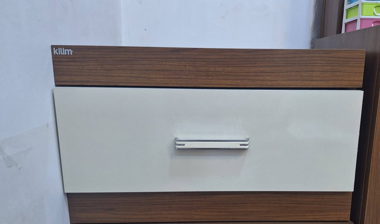 کەنتۆر و مێز تەوالێت و دوو کۆمێدی بۆ فرۆشتن نرخی ١٥٠ هەزار و معامەلە سلێمانی


**إذا كنت صاحب هذا الإعلان وتريد حذفه لأي سبب، رجاءا أرسل رسالة إلى الدعم الفني**