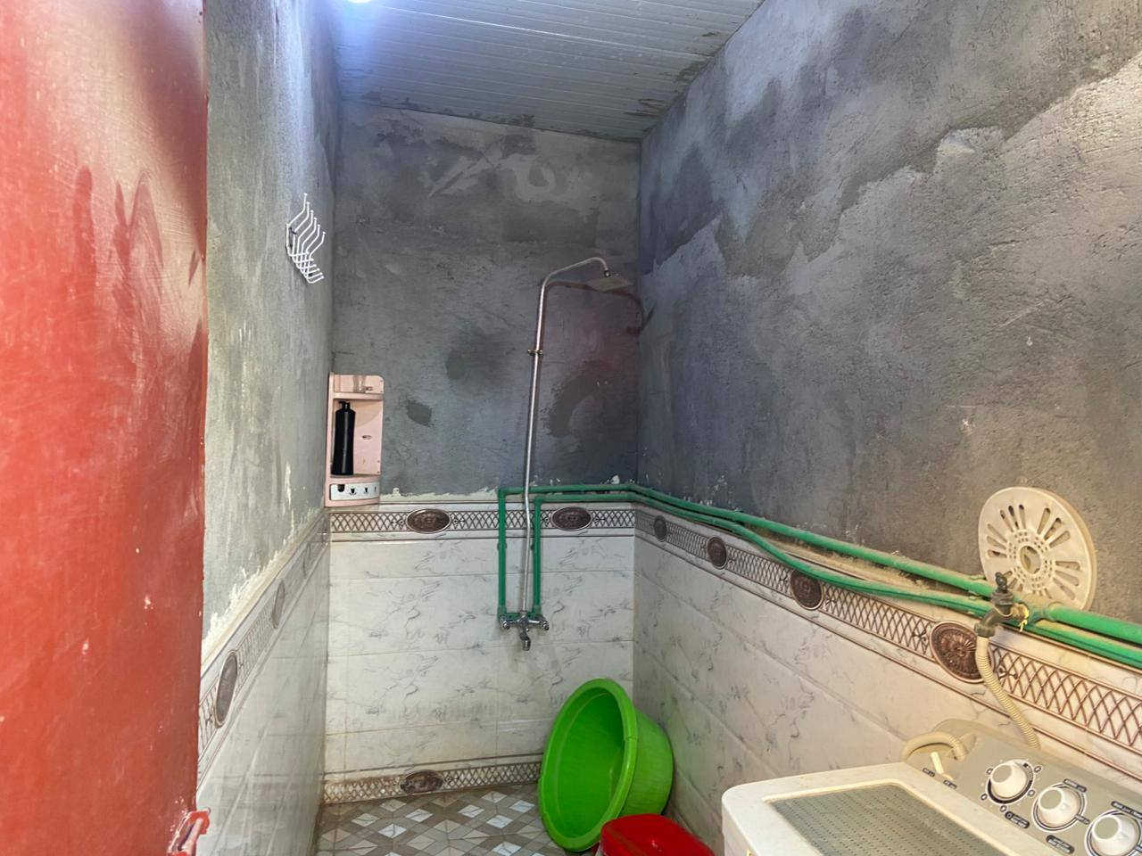 متكامل من كلشي 3 غرف نوم حمامات اثنين
صحيات اثنين مطبخ صاله استقبال هول طارمه جبيره 
بنيان قديم كله طابوك ماعده بس الصحيات ابلوك
السعر 190 قابل للتفاوض  
عنوان البيت حي الشهداء قرب جامع المحسن 
للاستفسار اكثر اتصل ***********
‏‪+964 780 804 8236‬‏واتساب وخط
