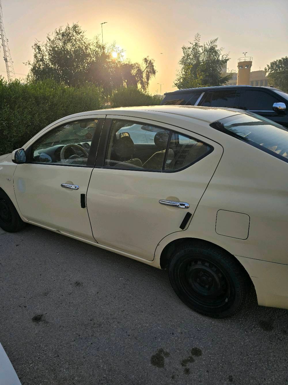 نسيان سني هندي 
٢٠١٤ 
بليته زركه 
مكان السياره بغداد 