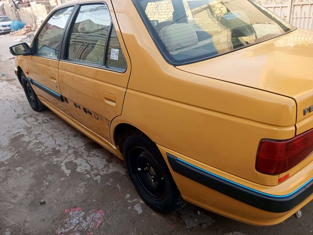 بيجو بارص 2015 مكفوله ما عده بارد بل جاملغ عكس السائق كير مكينه تبريد تخم تاير صدر امامي خلفي كله جديد  رقم بغداد تحويل مباشر السعر 48 مكاني بغداد م الصدر ***********
