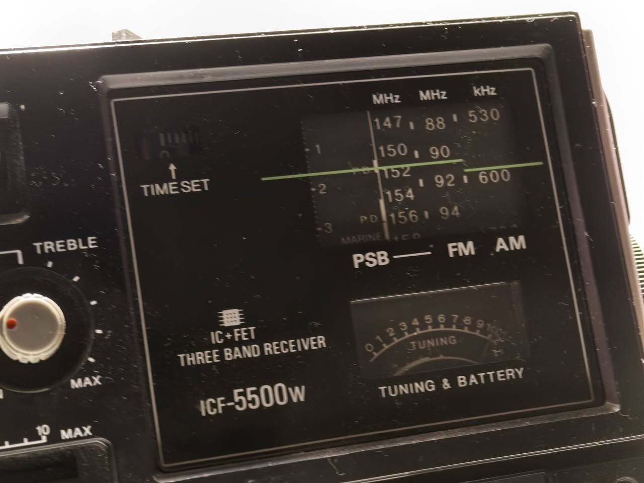 من اندر اجهزه السوني
Sony 5500W
غني عن التعريف من ناحيه التوليف والصوت
صناعه يابانيه 
3 موجات 
نضيف جدا جدا

المهتم بالشراء يتواصل خاص لطفاً


**إذا كنت صاحب هذا الإعلان وتريد حذفه لأي سبب، رجاءا أرسل رسالة إلى الدعم الفني**