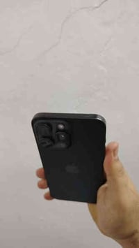 ايفون 15 برو ماكس للبيع الجهاز بلاد كله ذاكره 256 وبطاريته 88 مثل مامو...