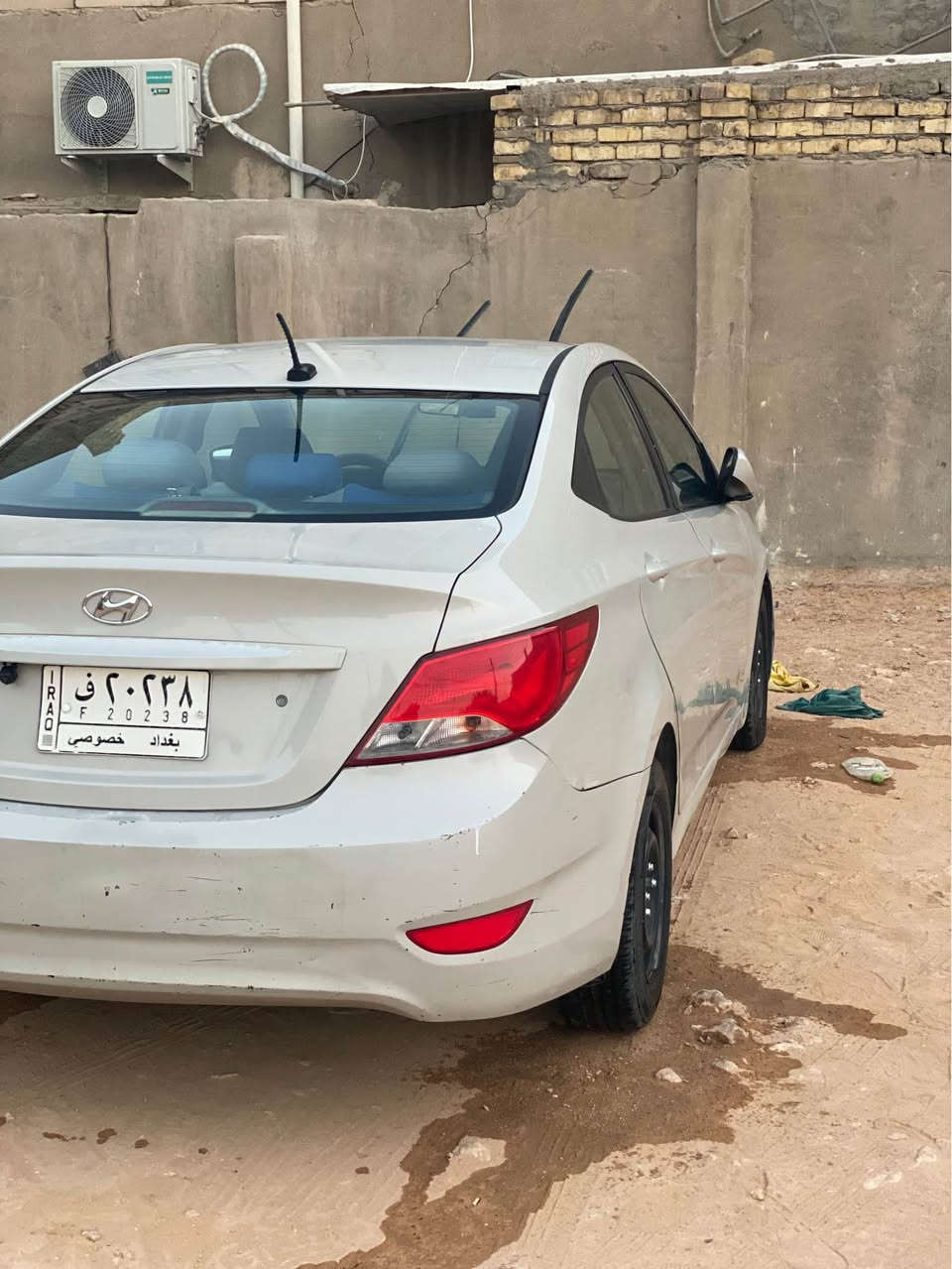 السلام عليكم اكسنت موديل 2016 وارد امريكي 
مكينه 1600 سياره مناقصه اي شي سياره بيه شخوط بالباب من امريكه بدون ايرباك بدون حادث 
*********** الهندية, كربلاء
