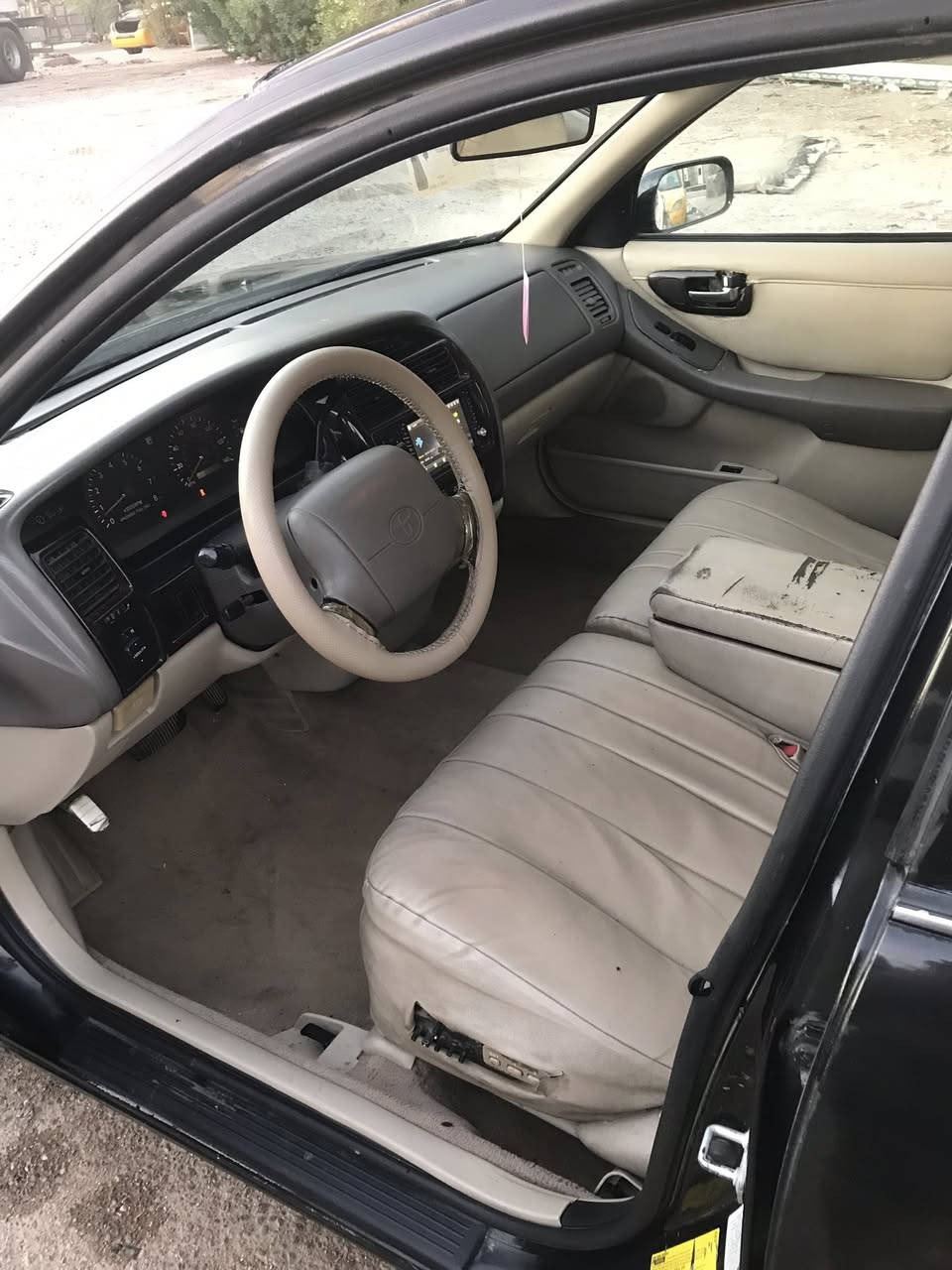 سلام عليكم افلون 1998 سعر 55 $ وبيه مجال ***********
