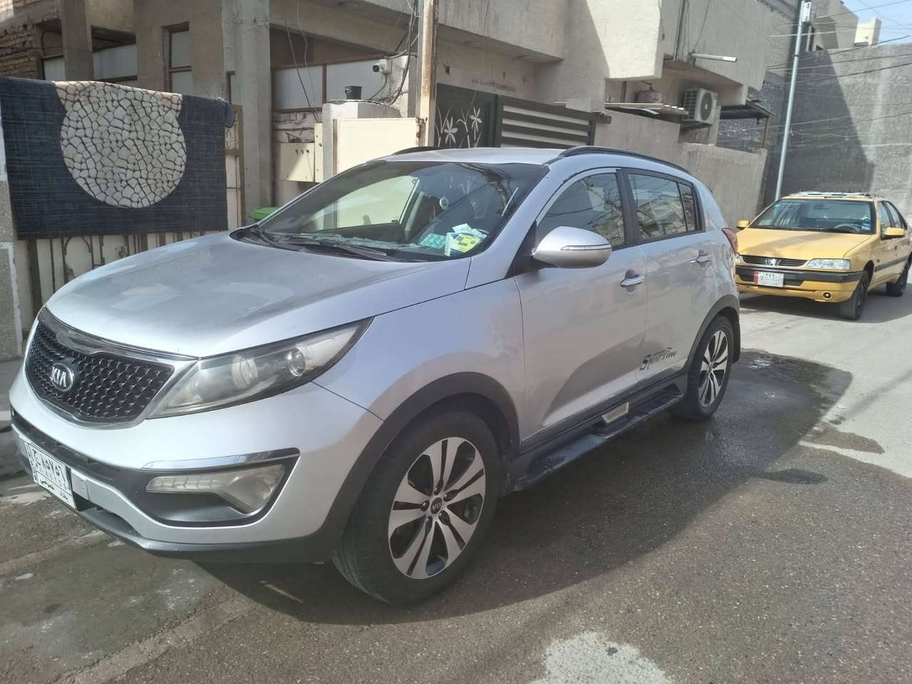 السلام عليكم للبيع مستعجل سبورتج 2011خليجي محرك2000دوش السيارة مابيهه ضربة بس ضرر بسيط بالجاملغ الايمن رأيتها 120وبيها مجال الاتصال***********
