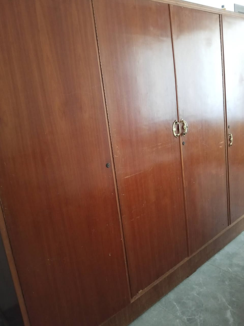 غرفة نوم للبيع 200الف للتواصل واتساب ***********
