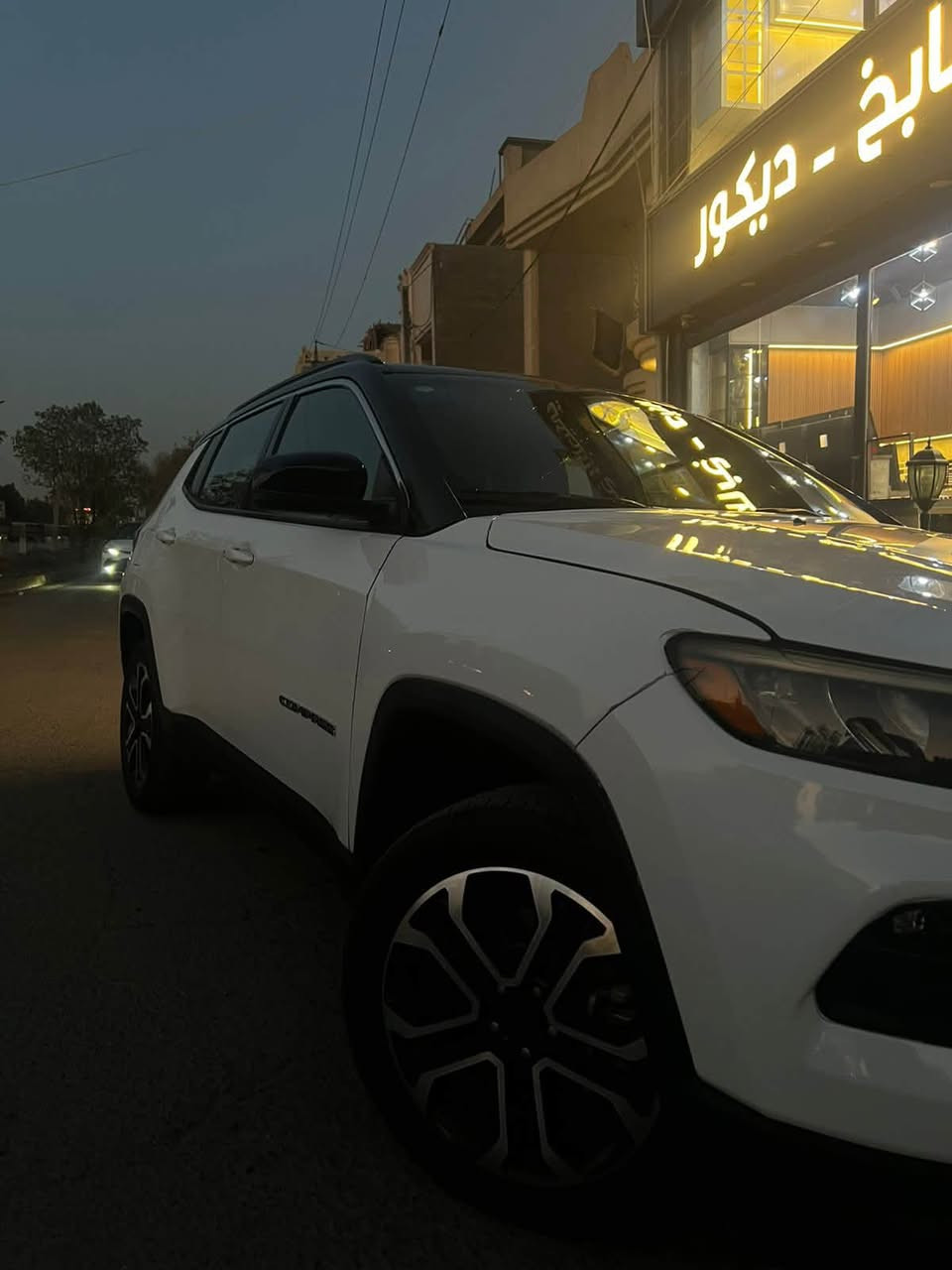 سلام عليكم jeep 2024  ابيض لونين تو كلر لمتد السيارة مفوله مواصفات السعر١٤٠ مال بيع 
المكان بغداد الدورة 
حادثها دعاميه فقط ناشر صورها 
رقمي *********** 
سيارة بسمي ورقم بغداد
