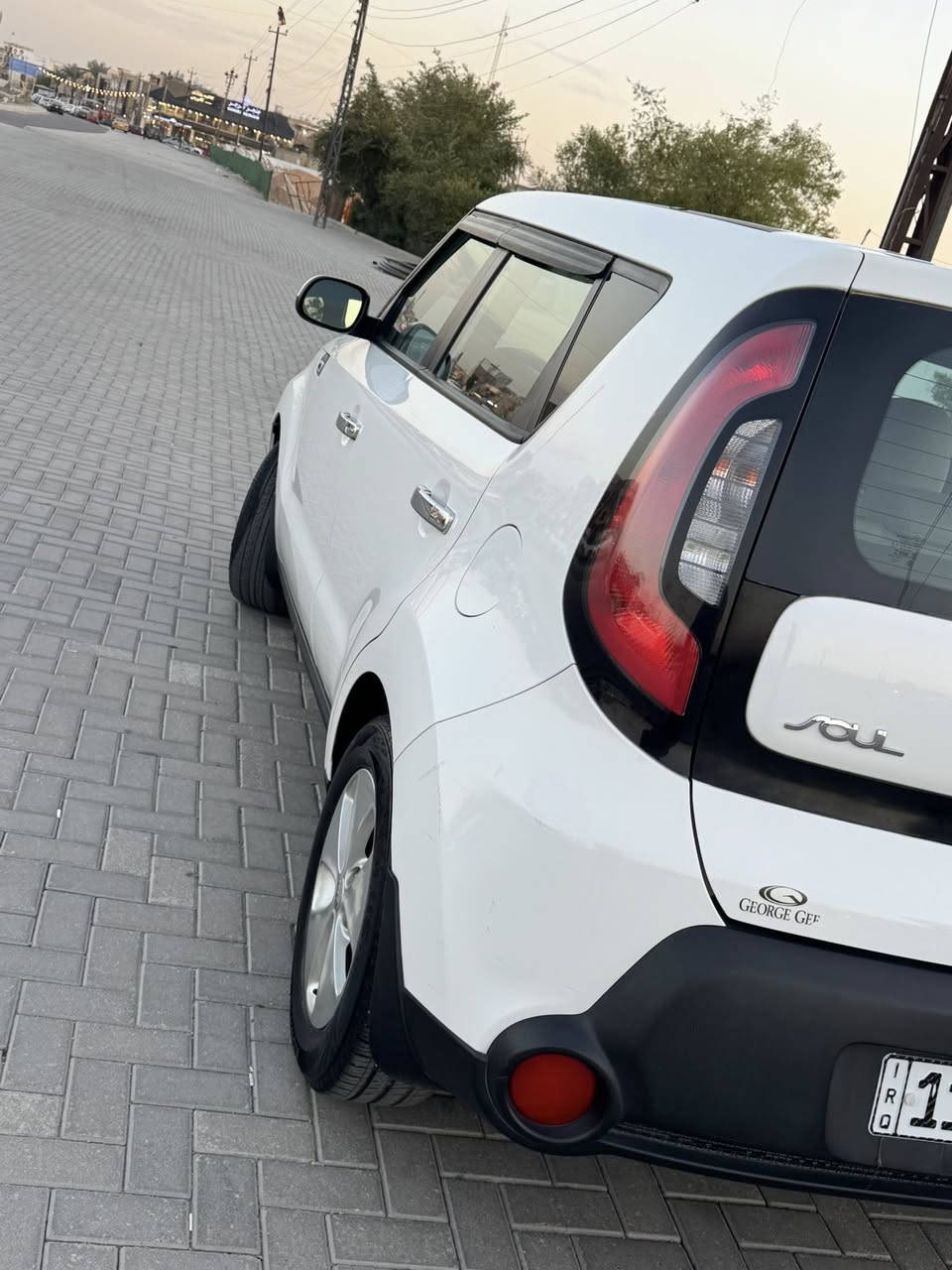 السلام عليكم 
كيا صول موديل 2015 مكينة 1600
سيارة جديدة كلش ماشية 53 فقط بيهة بنيد فقط للاستفسار الاتصال ***********
