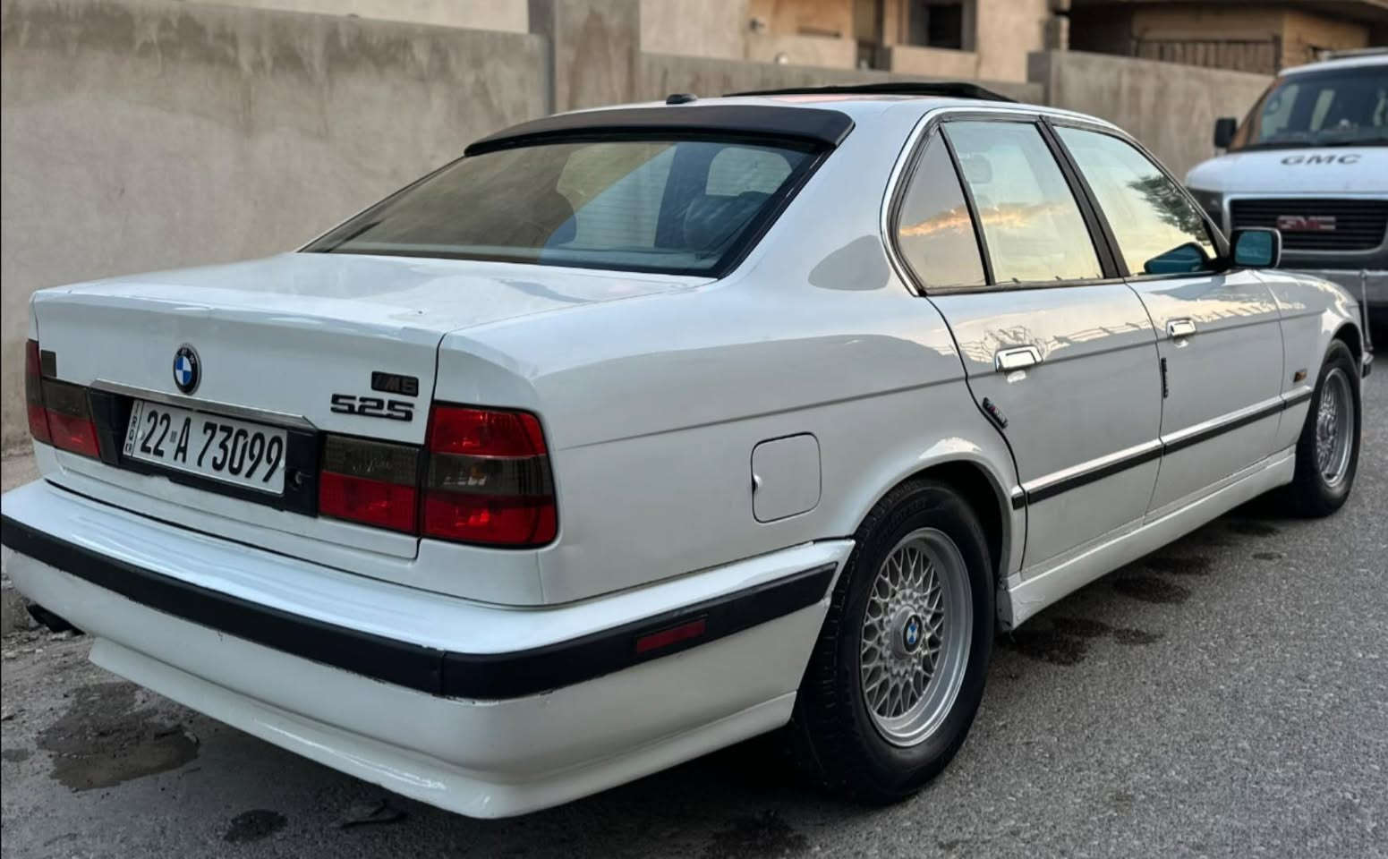 سلام وعليكم للبيع بي ام 520 محرك 525 كير تومتيك رقم اربيل سنويه و هزه جدد بسمي اني الشرعي محرك كير تبريد شرط كهربئيات كلها شغاله تنته سياره جاهزه من كلشي طخم  جديد كشتات جلد سياره مال بيت مكان السياره موصل السعر 68 وبيها مجال الاستفسار ***********
