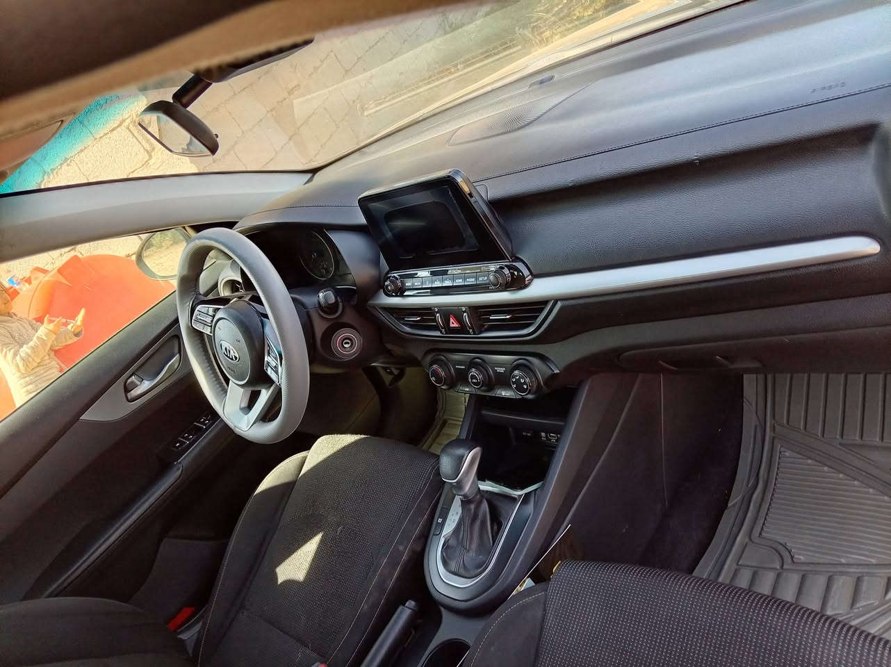 فورتي 21 بيه بنيد أو جاملغ بدون دواخل مكينه 2000 دوش السياره خير من الله السعر 117 اوبيه مجال ***********
