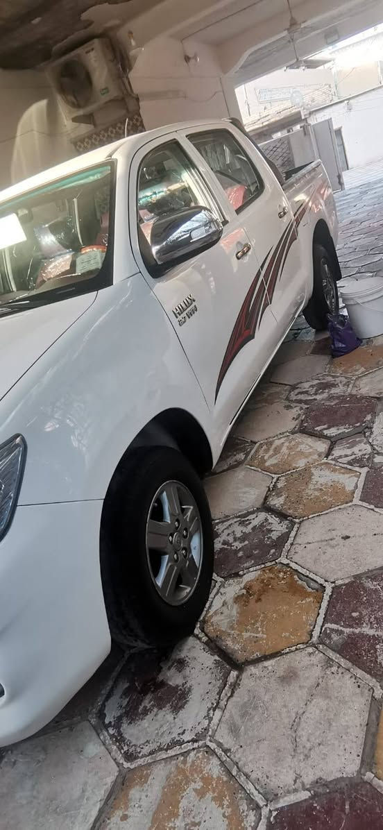 تويوتا هايلوكس 2014 الساير كويتي شاصي19 اوتماتيك السياره جاهزه من كلشي بالكارتون سياره مامتعوبه ع ايدي رقم باسمي السياره جاهزه ع اخر حبايه مابيه اي نقص  الاستفسار    ***********
