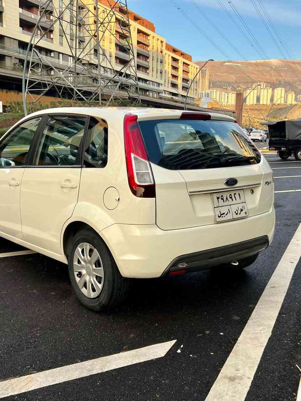 فیگۆ ٢٠١٤ 
سەیارەکە زۆر تازەیە زۆر بێ موسرەفە
چوار تایە و ویلی لۆکی لە ژێرە
سەیارەکە گێر و مەکینە و کارەبایەتی بە شەرت
زۆر تازەو جوانە
رەقم و سەنەوی تا ئاخیری ٢٠٢٦
سەیارەکە ٢ پارچەی بۆیاخە
سەیارەکی خنجیلانە بێ مەسرەفە
تەبرید گەرم و سارد بە شەرت

سعری ٨٢ گەڵاو مەعامەلە

فرۆشتن و گۆرینەوە لەسەر دڵ گرتن

*********** السليمانية, العراق
