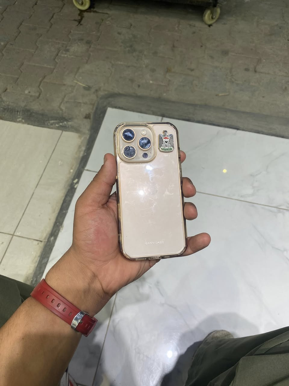 السلام عليكم أيفون  ١٦ برو ذاكره ٢٥٦ بطاريه ٩١ عدد الدورات ٥٠٠ الجهاز حيل نضيف للبيع فقط  السعر  مليون ١٥٠ ألف وبي مجال قليل  العنوان المنصور تقاطع الرواد ***********
