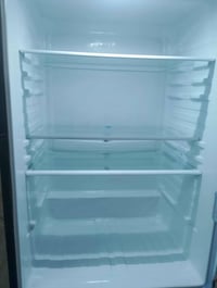 ٢١٠ • بي مجال • ثلاجة