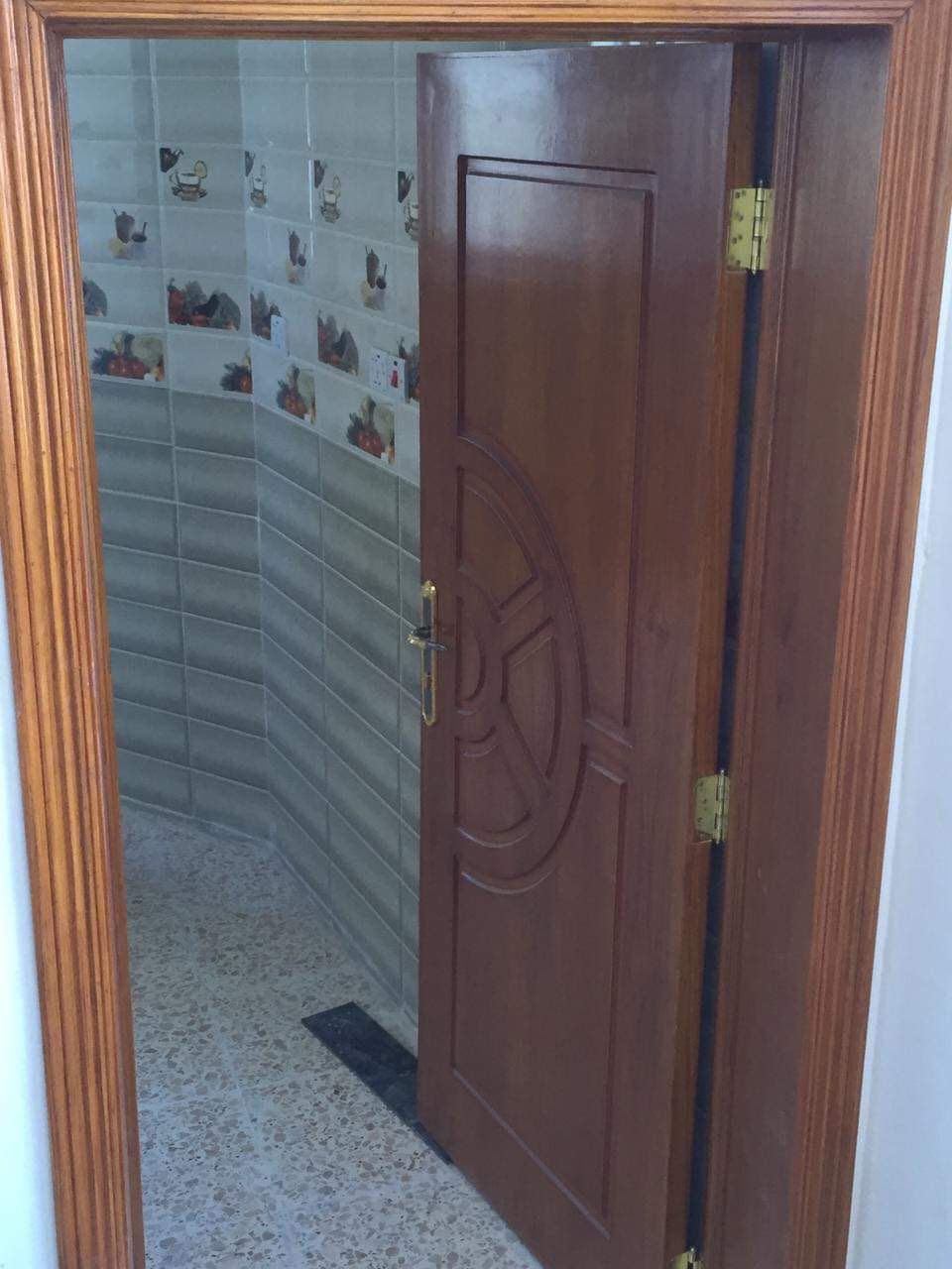 شقة للايجار
طابق اول وليس ارضي    
غرفة كبيرة 3*8 وحدة 
*صالة *حمام وتواليت *مطبخ 
السماوة منطقة ال باني 
السعر 250 الف 
مقابل العمارات السكنية
 للاستفسار اكثر الاتصال على الرقم 
***********
