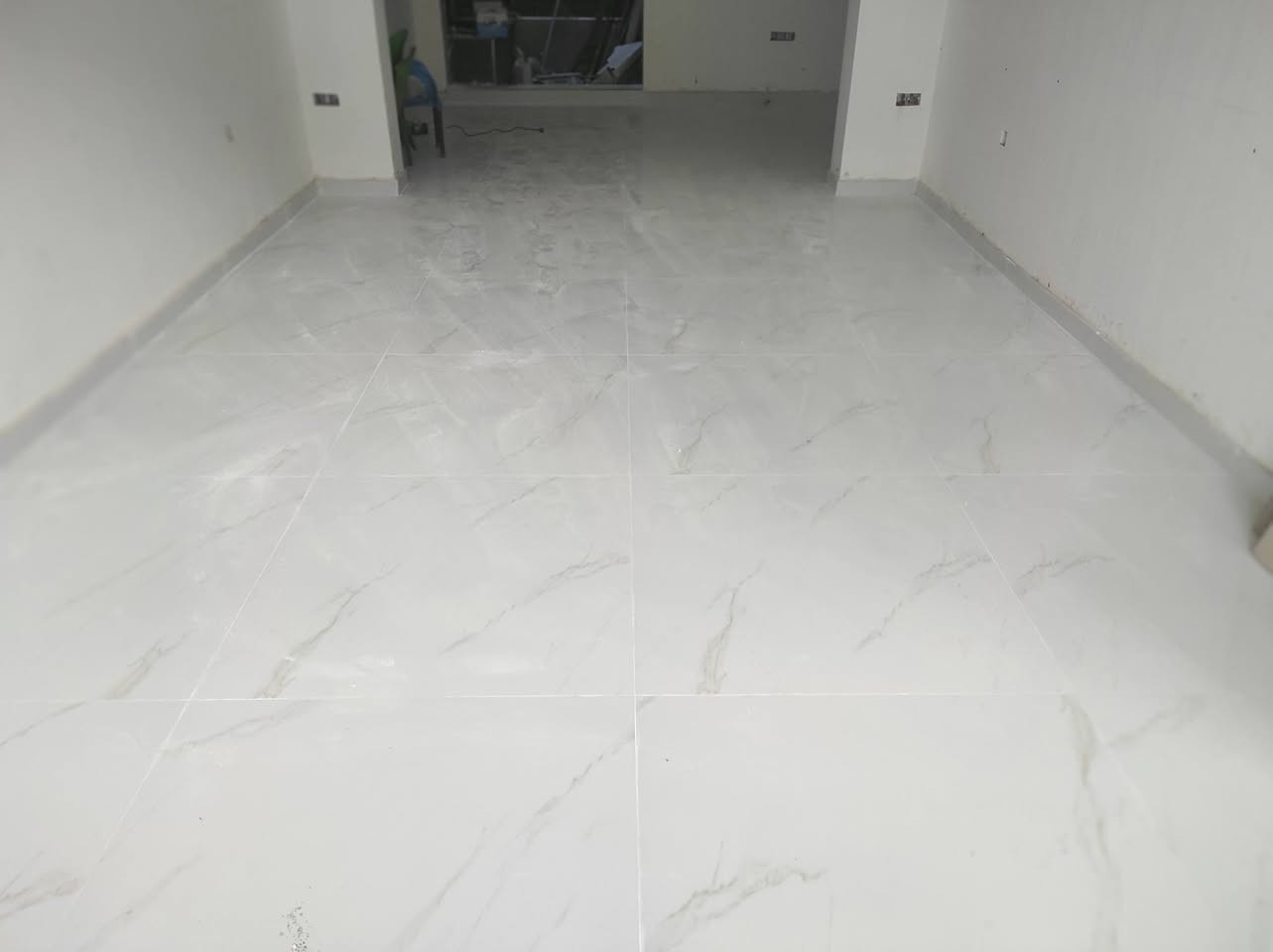 السلام عليكم خلف مصري سيراميك وبورسلين ومرمر وكاش شغل درجه اولى شغل على الليزر ***********
