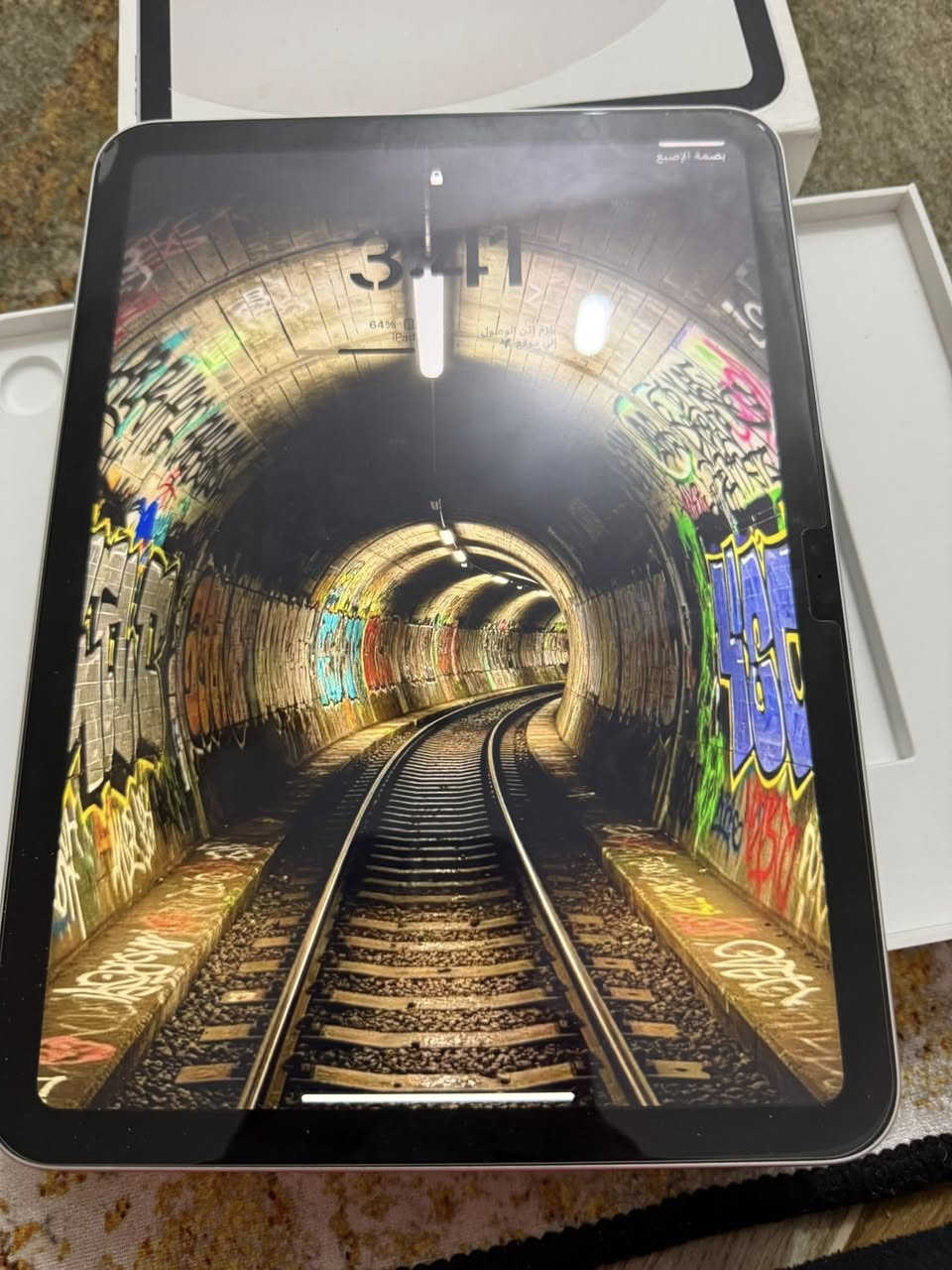 السلام عليكم للبيع ايباد 11 A16 ذاكره 128 عدد دورات الشحن 30 استخدام قليل مكفول حته من الخدش مكاني بصره تنومه  السعر 500 الشراي يتصل وبلخدمه ***********
