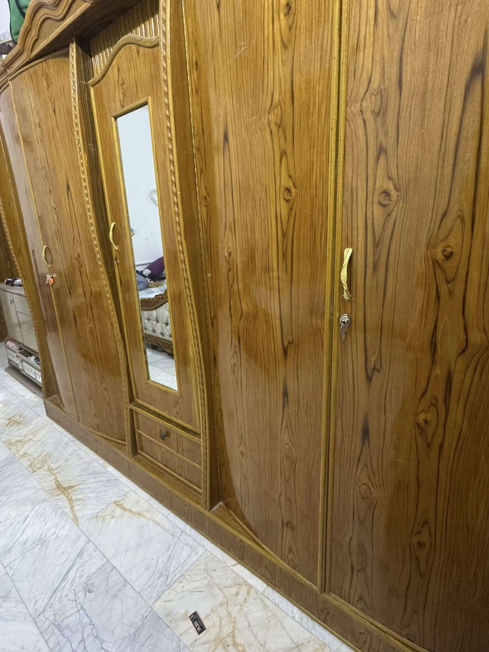 سلام عليكم 
غرفه صاج درجه اولى كنتور 5 ابواب +سرير نفرين +ميز تواليت 
نضيفه 90💯
العنوان / النجف 
الحجز على الخاص 
السعر 900 الف وبيها مجال 💞


**إذا كنت صاحب هذا الإعلان وتريد حذفه لأي سبب، رجاءا أرسل رسالة إلى الدعم الفني**