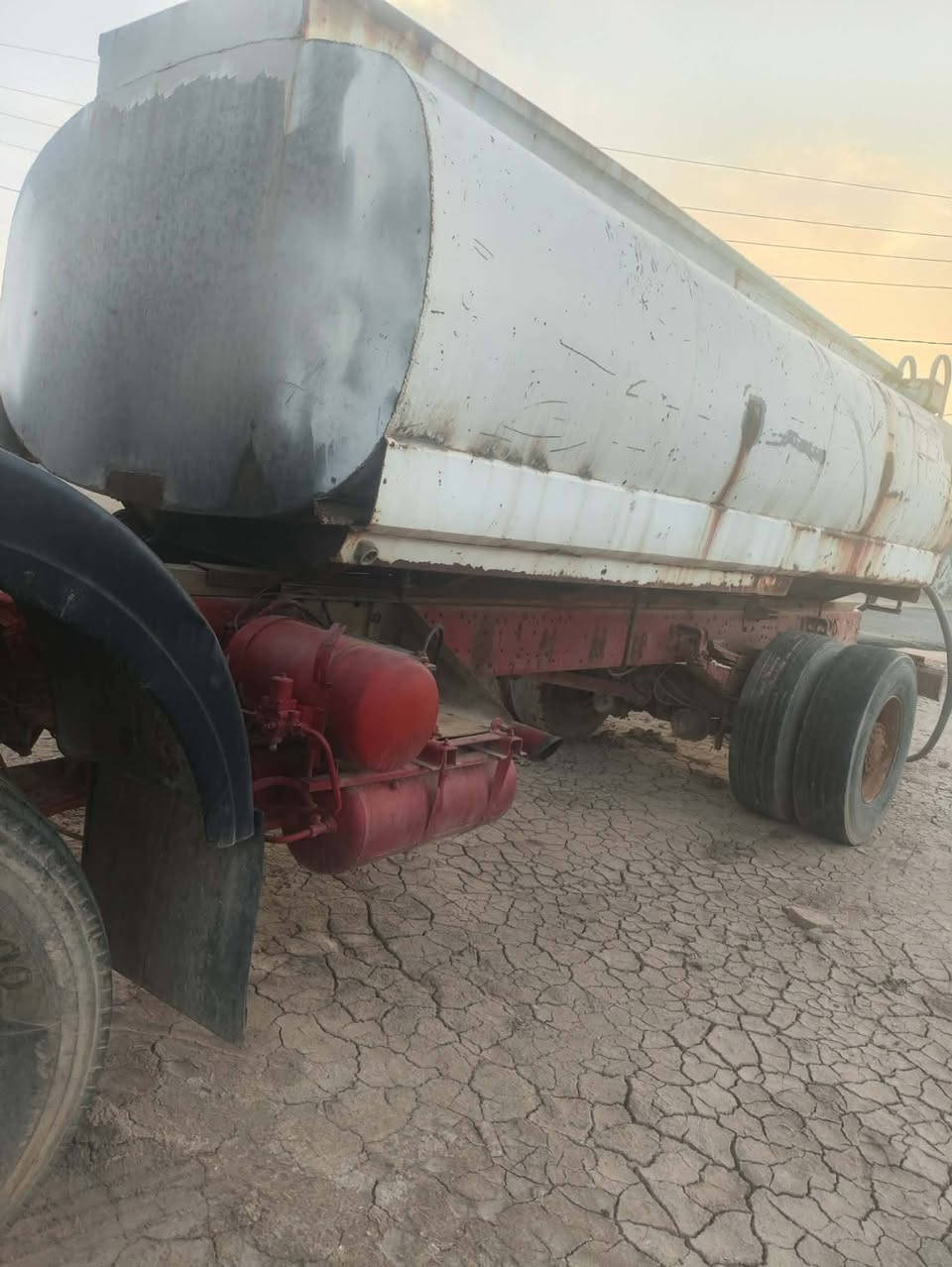 للبيع البه موديل 82شاصي مدبول حموله 12مكينه 6كير 25رقم نينوى بدون راعي ابيع كوم حديد مكان السماوه ***********
