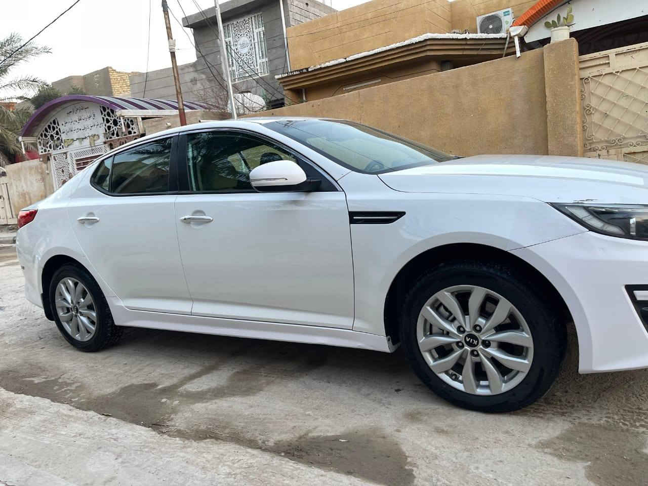 سلام عليكم ورحمة الله وبركاته
وبتما موديل 2014 سياره جديده حيل مكفوله كفاله عامه 
رقم اربيل سنويه نافذه 
مكينه 2400 سياره بصمه 
مكان السيارة واسط النعمانيه الأتصال على رقم 
***********
