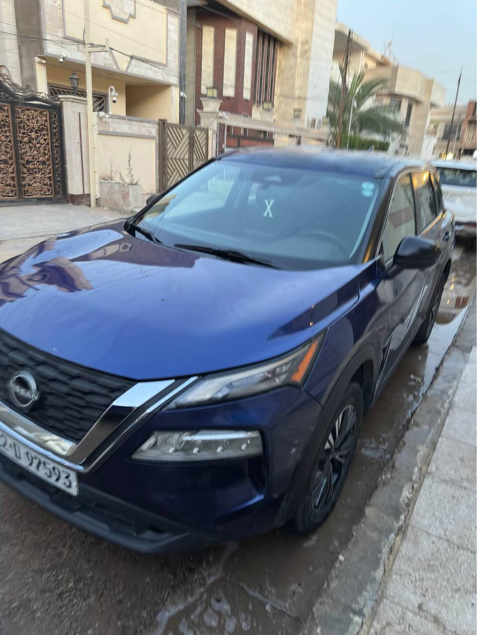 السلام عليكم 
نيسان روج موديل 22  SV
3 سلندر تيربو 1500 
3 وضعيات للقيادي (اقتصادي - عادي - سبورت ) 
رادار خلفي + امامي 
حساس خلفي 
خمس ابواب بصمه 
نظام تحديد مسار + متبت سرعه 
كرسي السائق كهربائي 
تبريد قطعتين 
تحكم مقود 
شفتات سرعه 
كير لمس 
هولد بريك بالازدحام 
هند بريك بصمه 
السيارة باسمي 
مكان السيارة بغداد 
0776 692 8984 بغداد, العراق
