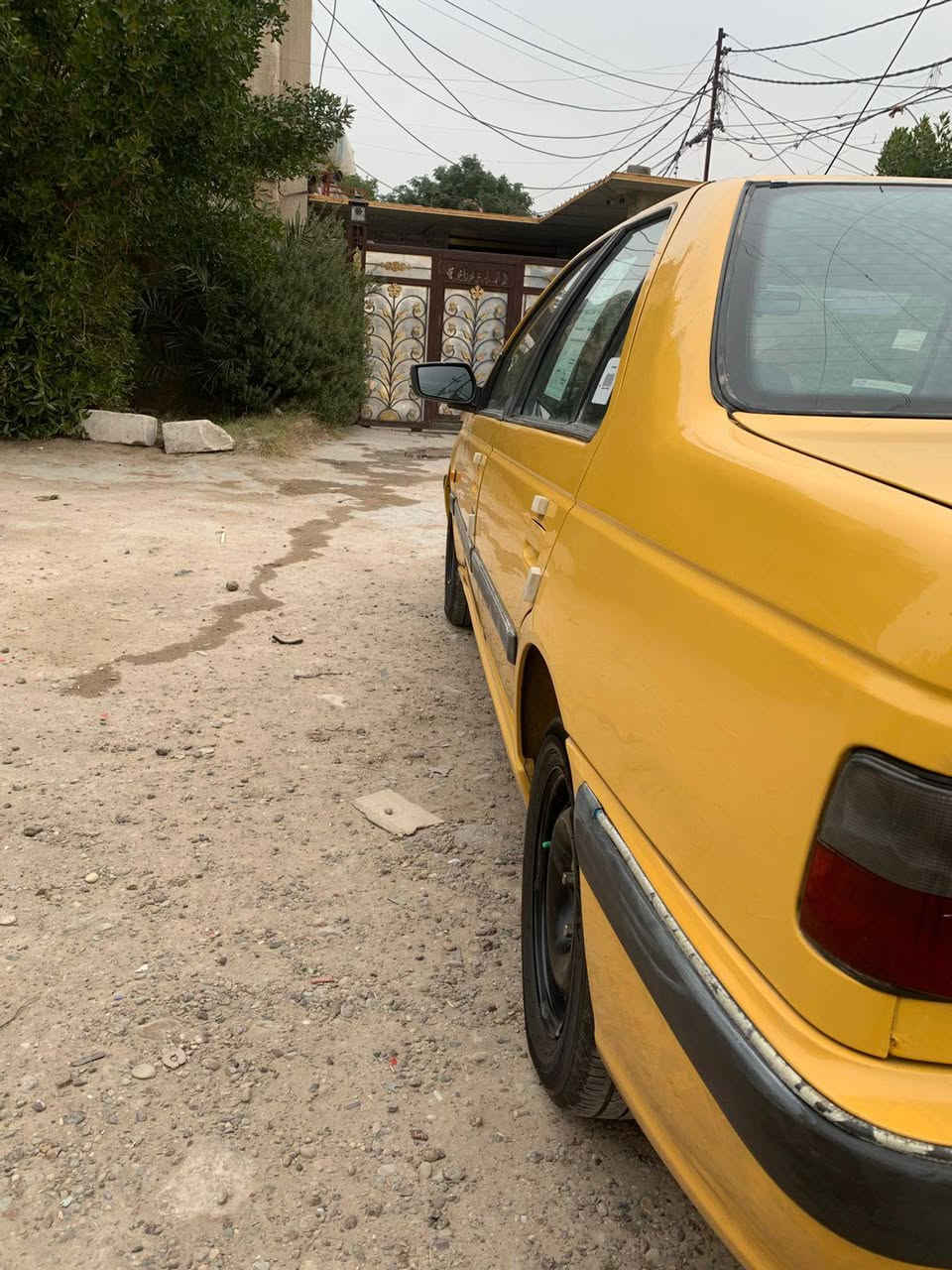 السلام عليكم بيجو بارس للبيع 2015 سياره جاهزه مقفوله بس البنيد بيه صبغ تبريد شغال تخم تاير سنويه 27 رقم انجليزي باسمي السعر 47 العنوان بغداد البنوك رقم الهاتف ***********
